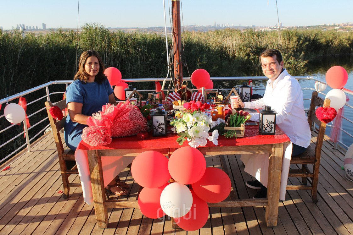 Teknede Evlenme Teklifi Ankara