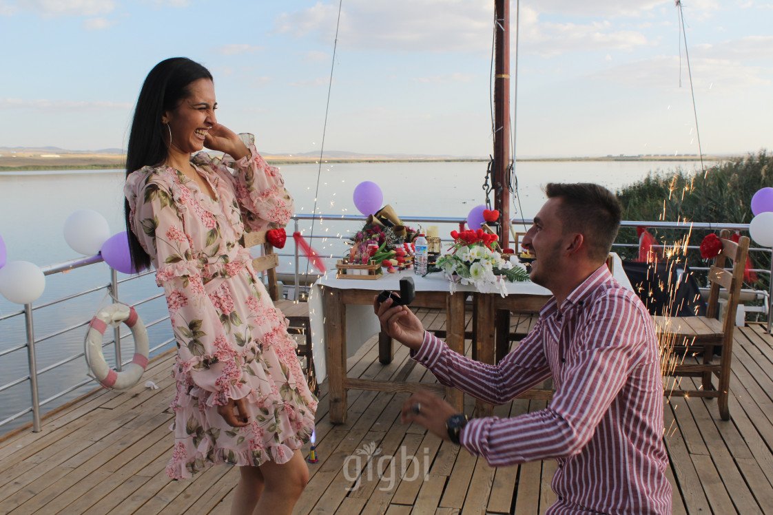 Teknede Evlenme Teklifi Ankara