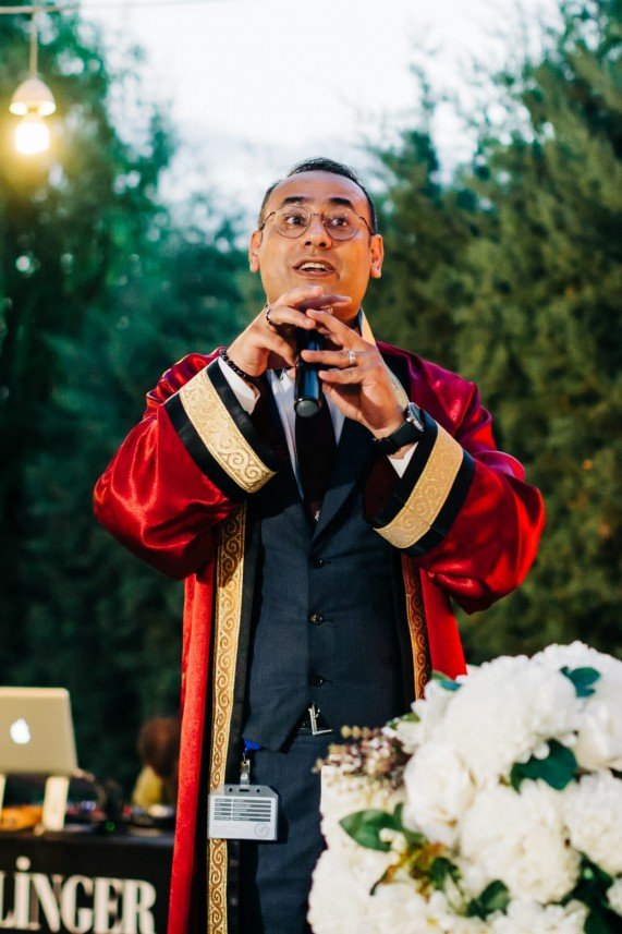 Tiyatral Nikah Sanatçısı 