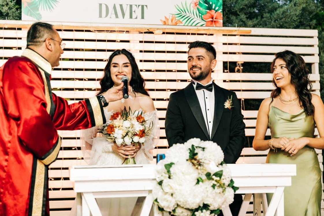 Tiyatral Nikah Sanatçısı 