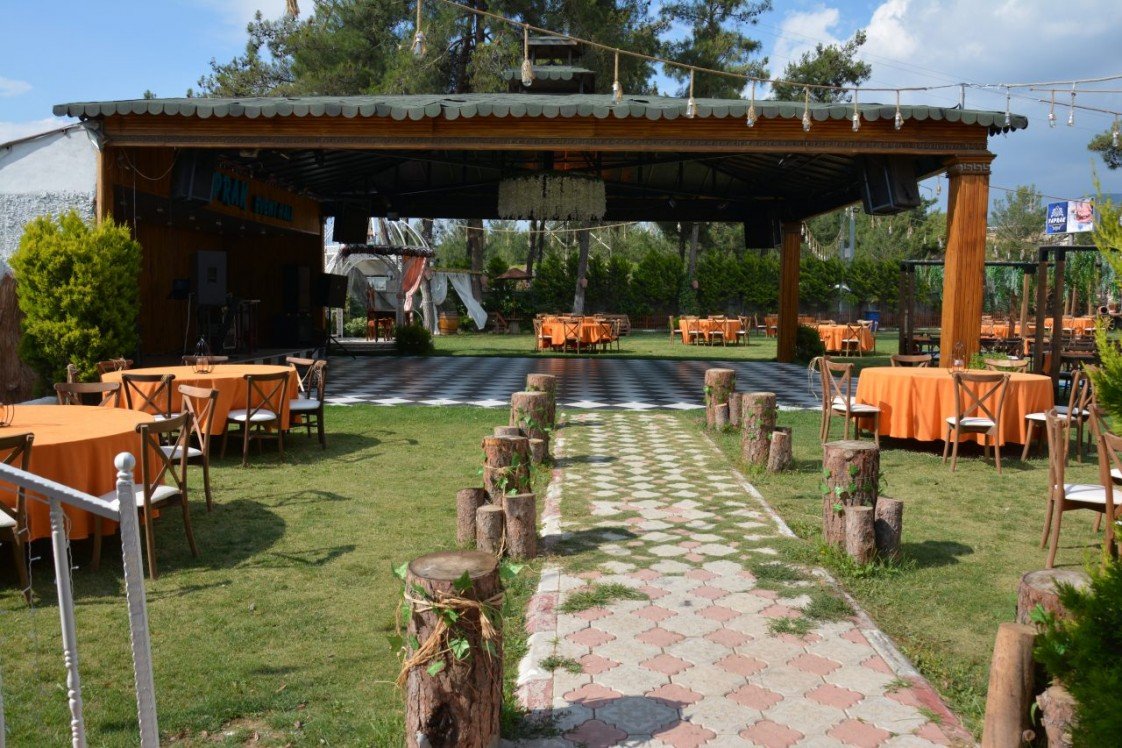 Yaprak Kır Düğün Salonu