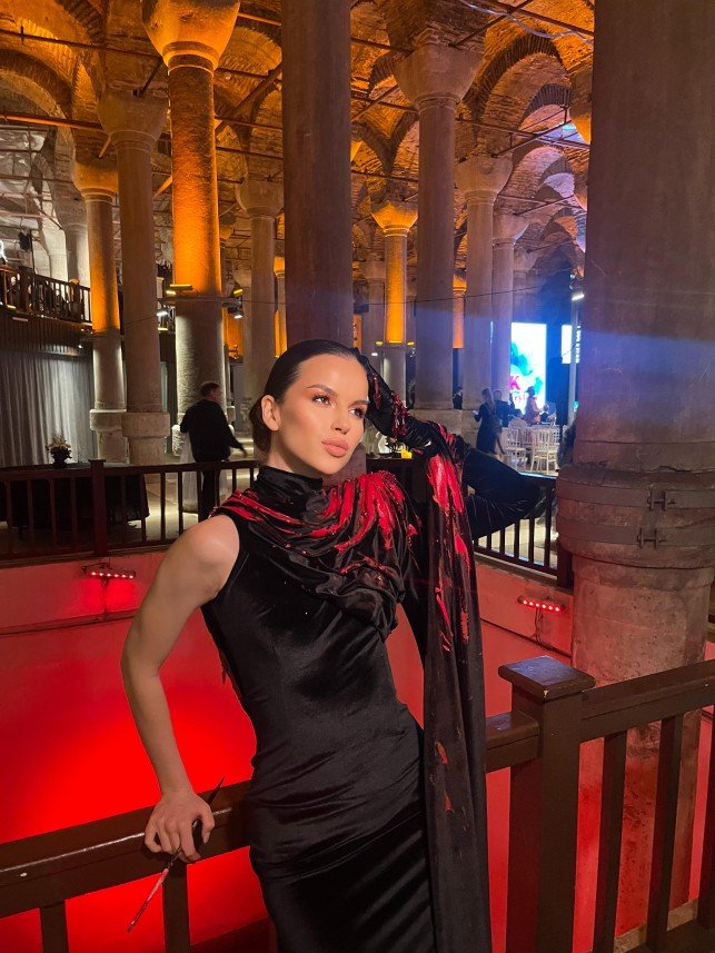 Yüsra Coşkunsu Makeup