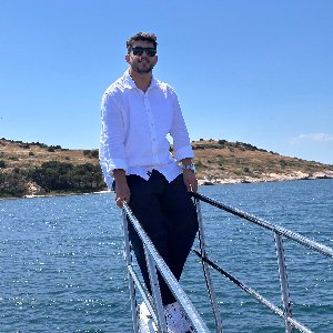 Ensari Özkaya