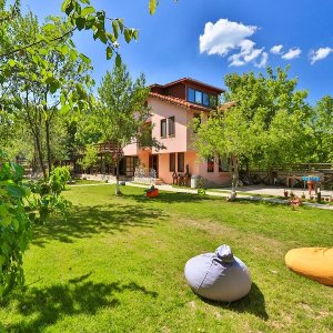 Mints Hotel & Restaurant