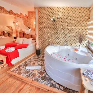 Mints Hotel & Restaurant