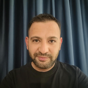 Güllüzar Toprak