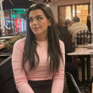 Gülçe Karamahmutoğlu 